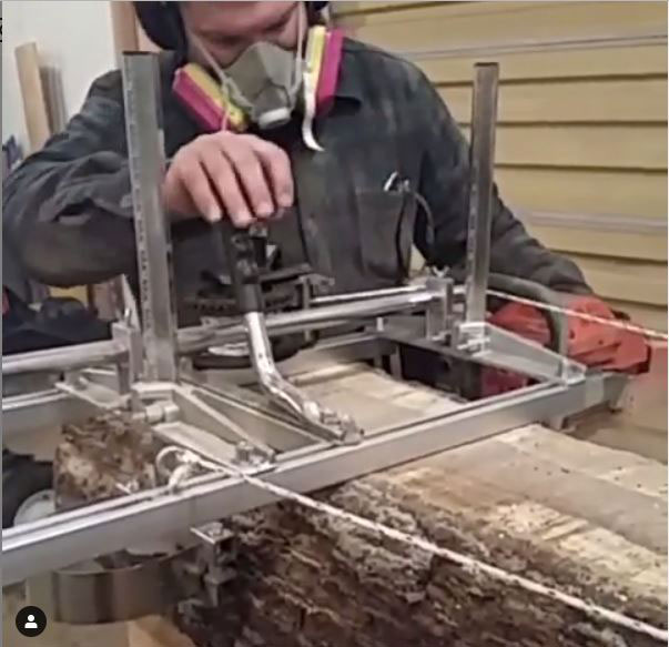 Using an Alaskan Saw Mill to mill a walnut slab